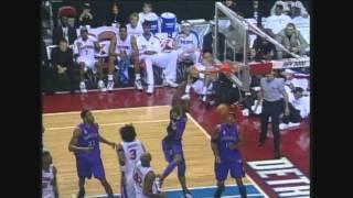 Vince Carter Dunks Over Ben Wallace vs. Pistons (01-02 Season)