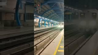 High speed Delhi Metro  #viral #shorts #youtubeshorts #viralvideo #delhi