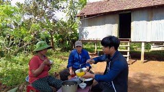 Balin and his mother clean the house Episode 2- And cook Phan Diem's ​​Co Hua dish for Ms. Phan Diem