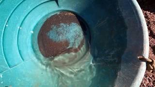 Gold Prospecting Panning in Arizona Crevice and Pan