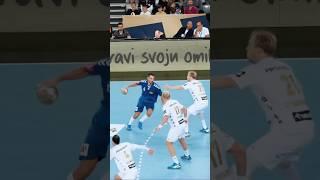 How to find your pivot in style  #handball #håndbold #clm #goals