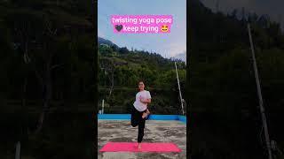 #keeptrying #twistingyoga #yogaforever #yogaforeveryone #doyogawithme 
