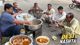 REAL CHEAP STREET FOOD BREAKFAST IN THE ROADSIDE | KALA SIRI PAYE - PAKISTANI CHEAPEST FOOD STREET