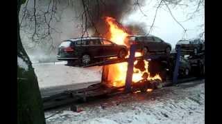 Pożar lawety Piórków 12.12.2012 / brand new cars on fire Poland