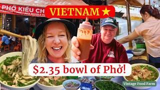 Vietnam  HANOI STREET FOOD!  Phở Hanoi Style  (Vietnamese Noodle Soup)