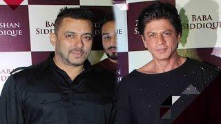 Salman Khan And Shah Rukh Khan At Baba Siddique's Iftar Party  | Bollywood News