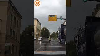 Wärst du abgebogen?  Motorrad, Ampelkreuzung #shorts  | Frey Fahren Fahrschule