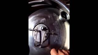 Fitting a corny keg lid on a 30 L commercial keg.