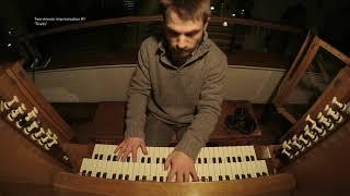 Simon Lloyd (Organ) - Two-minute improvisation #1: Triads