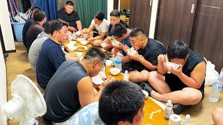 Hearty Chanko Hotpot After Intense Sumo Practice! Inside the Dorm Meals Fueling Future Yokozuna 
