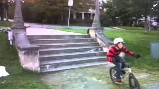 Freestyle BMX drop 7 stair on sherbrooke qc (kids)