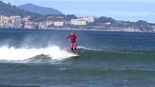 Naia en el campeonato de Bizkaina 2024 de longboard en la playa de la Arena de Zierbena