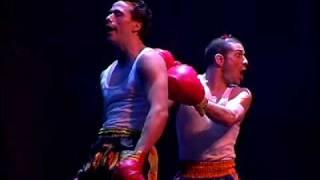 Comedy boxing act by Seb & Vincent 475 / www.maximaaa.com