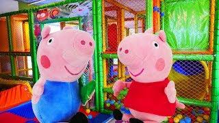 Spielzeugvideo für Kinder -  Peppa Wutz und Schorsch gehen ins Cafe