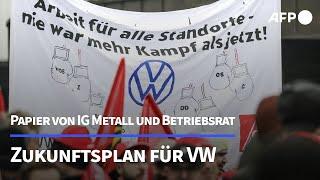 VW: IG Metall und Betriebsrat legen Zukunftsplan vor | AFP