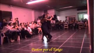 PAOLA SANZ y FACUNDO DE LA CRUZ bailando el tango COLOR CIELO en FLOREAL MILONGA