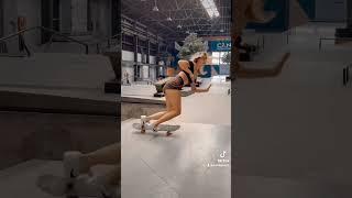 Skateboard Girl’s Surprise Transition | Umbrella FX Tutorial #creativeediting #youtubeshorts #viral