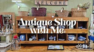 Come Treasure Hunt with Me at This Awesome Antique Mall | Antiquing | Shop with Me