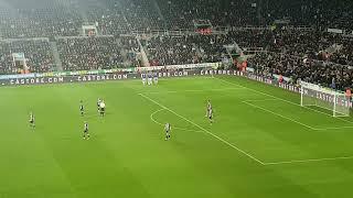 St James Park STUNNED as Lascalles put ball in own net to give Everton the lead 8/2/2022