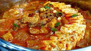 [돼지고기 김치찌개] 2분만 보면 100% 성공하는 최강의 밥도둑 고기.김치 듬뿍 이대로만 끓여보세요!