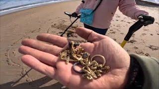 Beach Metal Detecting New Hampshire Incredible Beach Metal detecting!