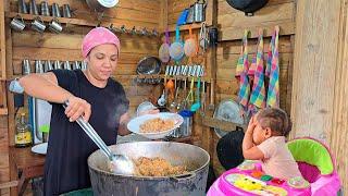 ZANCARRONES CON SAL Comida Típica. Leila se esconde en la cocina. LA VIDA DEL CAMPO