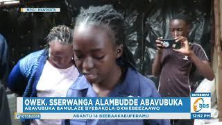 Owek. Sserwanga Alambudde Abavubuka, Abakubirizza Okukola Emirimu Egivaamu Ensimbi