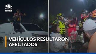 Inundaciones en la autopista Norte: hasta con canoas rescataron a ciudadanos