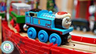 Kids Toys Play Thomas and Friends Santa's Workshop Wooden Railway Track Build