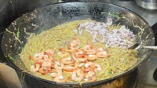 The Best Charcoal Fried Hokkien Mee in Singapore! Sold out everyday! Singapore Street Food