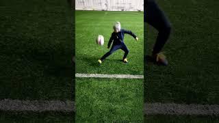 Набивание мяча. Попробуй повтори . #dribbling #1on1 #433skills #1на1 #footballskills #433