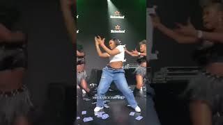 Liqurose Showing Her dancing skills at the AMVCA , OMG, See Dancing Skills Nah 