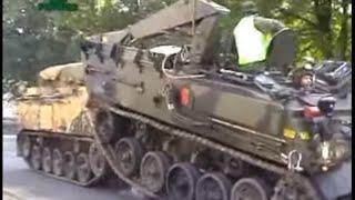 Crash!!! FV432 Funkpanzer rutscht unter FV434 Carrier Maintenance Tracked bei FTX Rhino Charge 2004