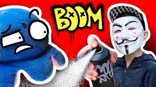 ШКОЛЯРЫ РИСУЮЩИЕ ГРАФФИТИ "BOOM" (меня заставили отмывать все теги)