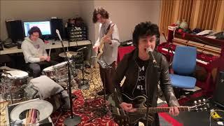 Billie Joe Armstrong With His Sons  - I Think We're Alone Now