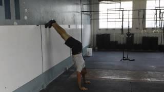 Paradiso CrossFit -Basic Handstand Progression - Support with the Wall