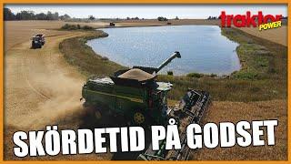 2X JOHN DEERE X9 1100 OCH 2X JOHN DEERE 9RX 640 – Drönarfilm från Björnstorps och Svenstorps Gods