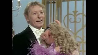 Muppet Songs: Miss Piggy and Danny Kaye - Cheek to Cheek