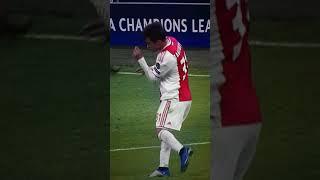 Red card Müller - Kicks Tagliafico against his head - Ajax Bayern