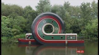 Canal boat sculpture with a twist, celebrating canal heritage (Bendy McBoatface) (2) (UK) 15/Sep2024