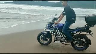 Riding sore di tepi pantai