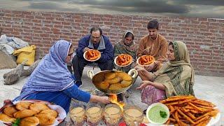 Village Life || Sham Ka Khana Cricpy Aloo Pakora Tea Ke Sath || Irma's family vlog