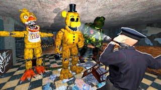 Animatronics Scare the Security Guard in the Abandoned Pizzeria