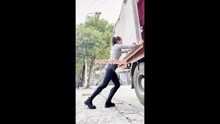 Sexy female truck driver's daily unloading routine!