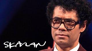 Richard Ayoade thinks the Coronavirus is perfect for his greeting style | SVT/TV 2/Skavlan