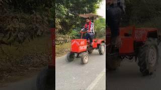 Tractor Riding on Road #tractor #traktor #shorts #ytshort#traktör#shorts