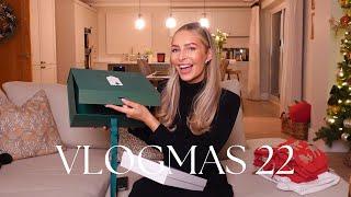 A FESTIVE DAY: CHRISTMAS EVE BOXES, OUTFITS & PRESENT WRAPPING - Vlogmas day 22