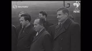 UK: FOOTBALL/SOCCER: SPARTAK MOSCOW FOOTBALL TEAM ARRIVE ON GOODWILL VISIT (1954)