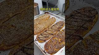 徐州美食 肉卷烧饼 6块9毛9一份，徐州美食肉卷烧饼，外焦内嫩，一口下去三种味道 #特色小吃 #民间传统美食 #chinastreetfood #streetfood #chinafood