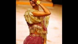 Algerian women and traditional clothes- Femmes d'Algérie et costumes traditionnels (Mohamed Réda)